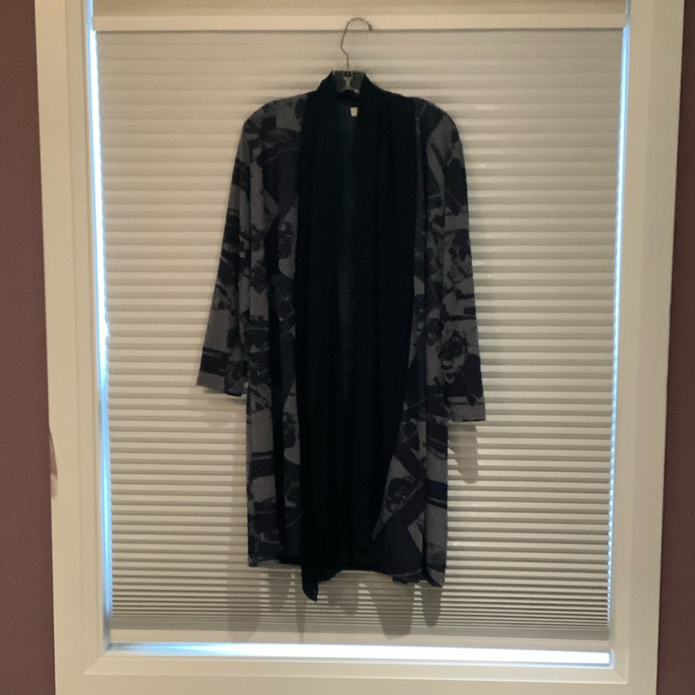 Glam & Fame Elegant Blue and Gray Women's cardigan.